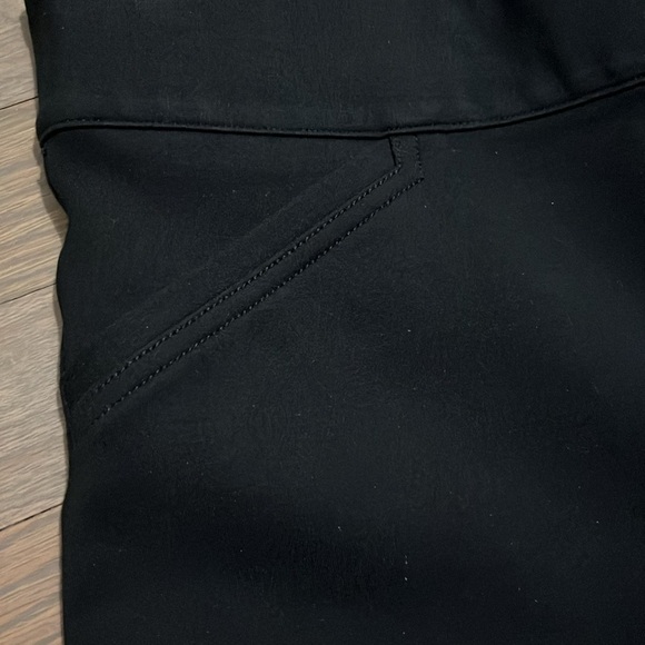 Spanx Back Seam Skinny Pant. Classic black size small. Like new! - Picture 10 of 10
